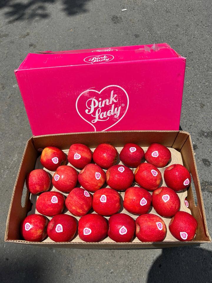 táo pink -duoc-ban-tai-Trái Cây Nhập khẩu Ngọc Hiền