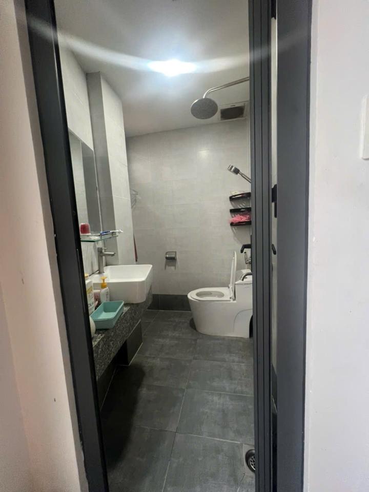 2B - Căn hộ toà nhà 2 Mặt tiền Bến Vân Đồn, Q.4-duoc-ban-tai-REAL HOME