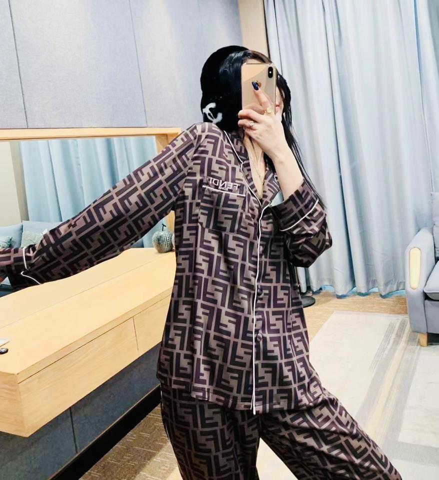 Pajamas lụa xước cao cấp Fendi - PJM1086-duoc-ban-tai-BlvckNo - Đồ ngủ cao cấp có sẵn