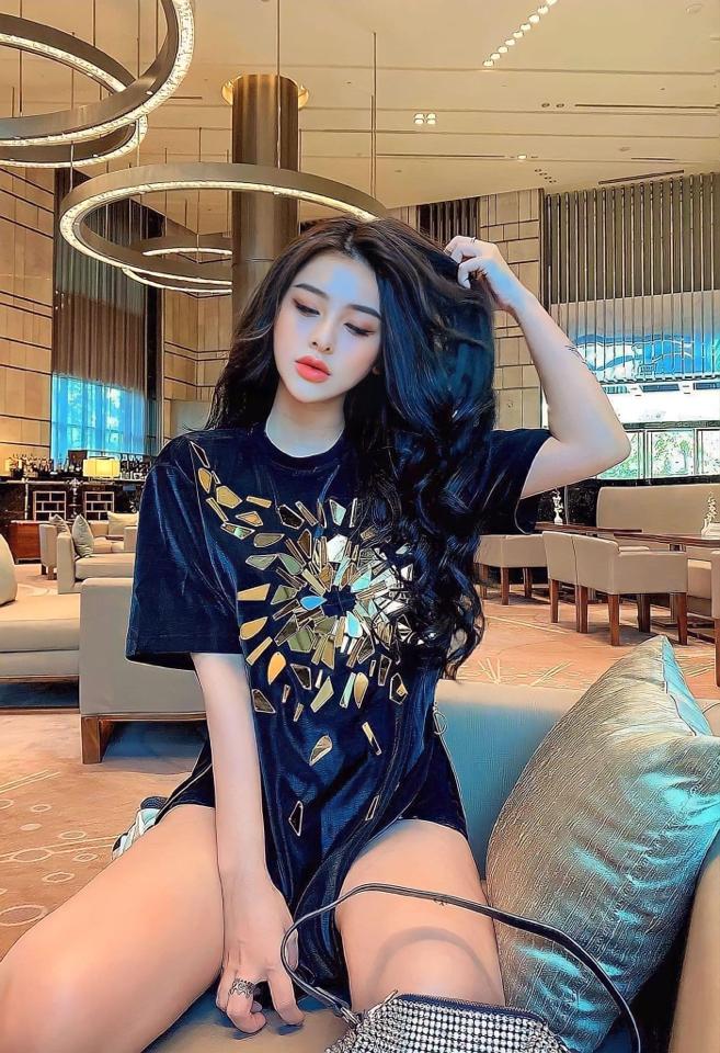 Áo đen thiết kế đính tráng gương - A0062-duoc-ban-tai-Venus Boutique