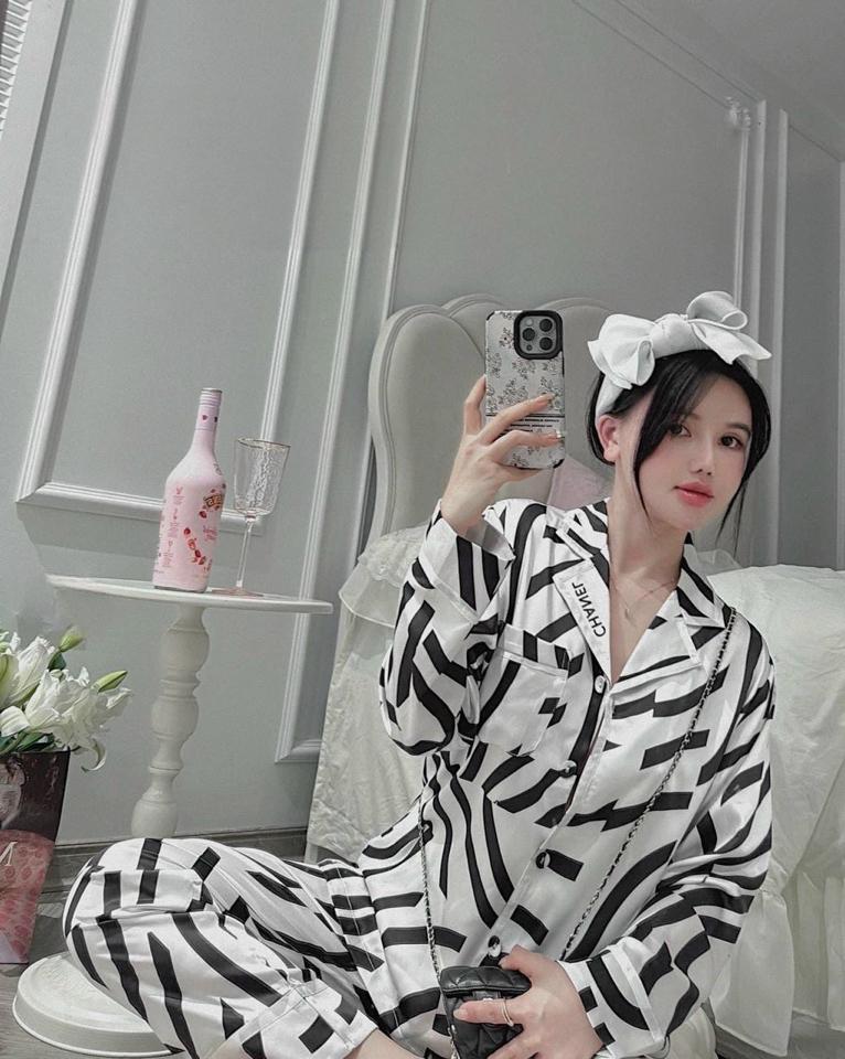 Pajamas lụa mịn Chanel vằn siêu cấp - PJM1968-duoc-ban-tai-BlvckNo - Đồ ngủ cao cấp có sẵn