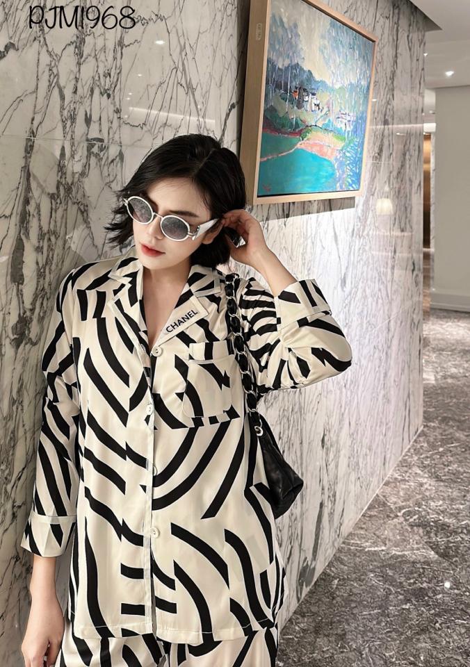 Pajamas lụa mịn Chanel vằn siêu cấp - PJM1968-duoc-ban-tai-BlvckNo - Đồ ngủ cao cấp có sẵn