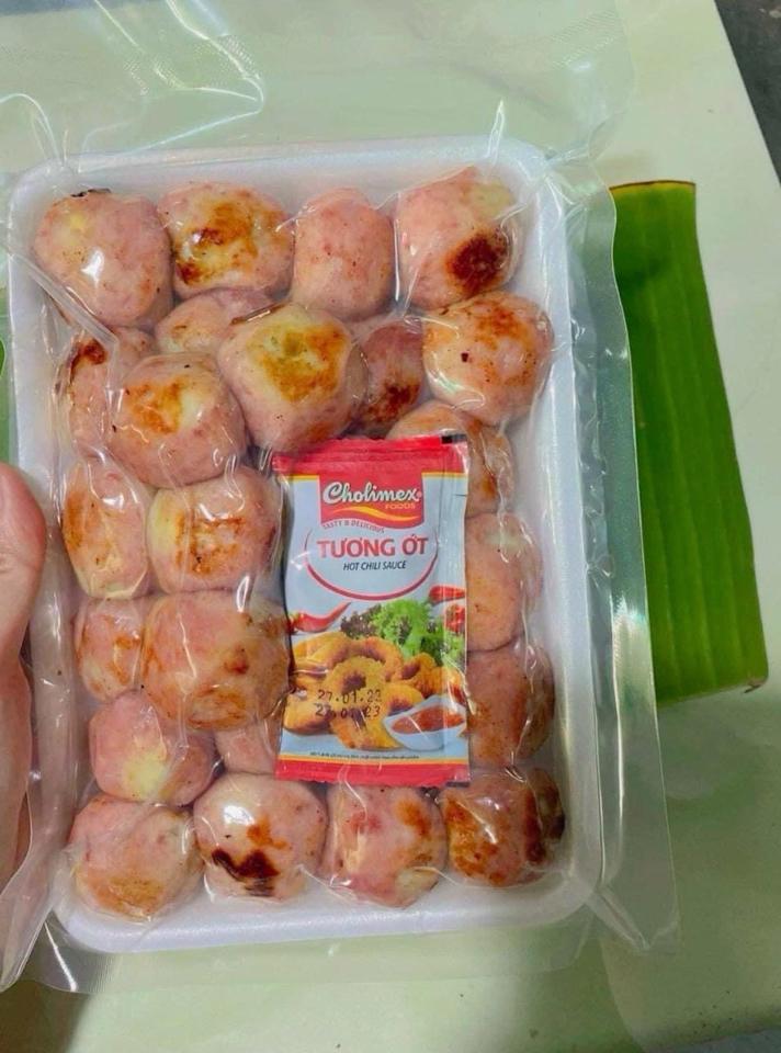 Nem nướng trứng cút-duoc-ban-tai-Hihihouse