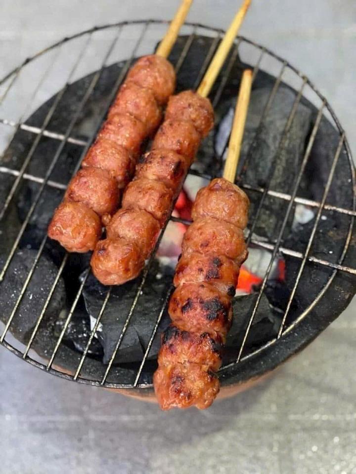 Nem Lụi xì Gòn-duoc-ban-tai-Hihihouse