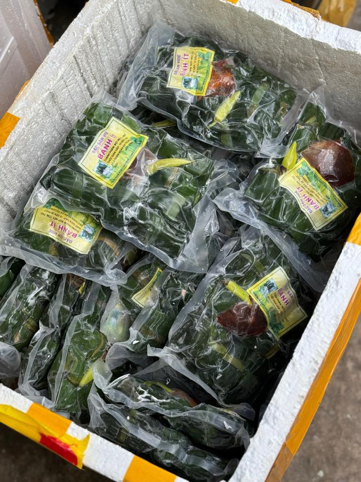 Bánh ít Huế tôm thịt-duoc-ban-tai-Hihihouse