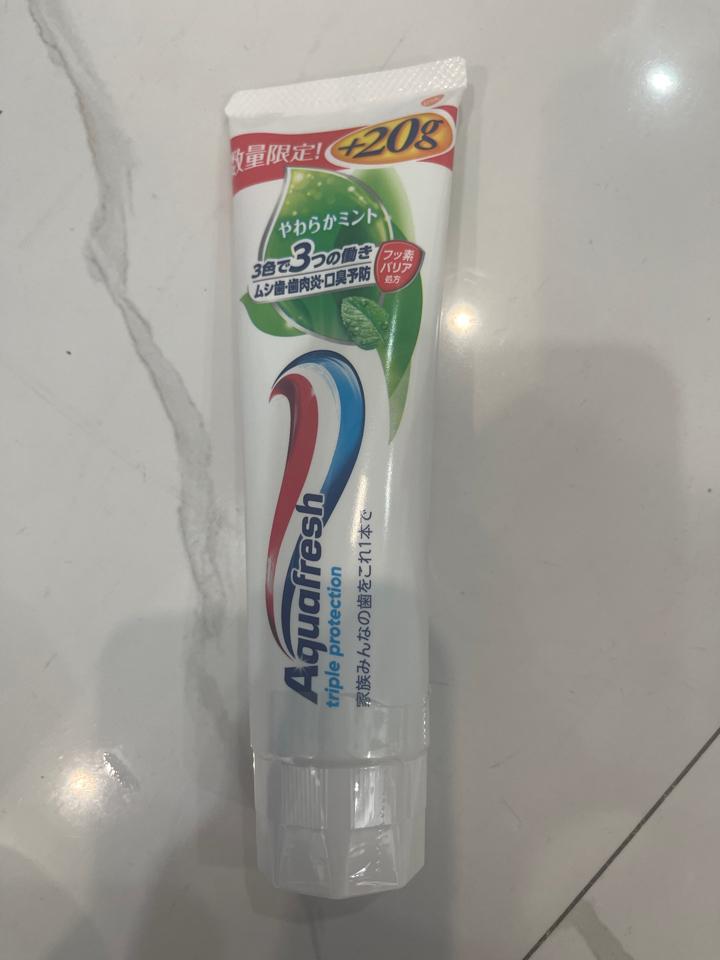 Kem Đánh Răng Siêu Trắng Răng AQUAFRESH-duoc-ban-tai-Minh Tâm Mart