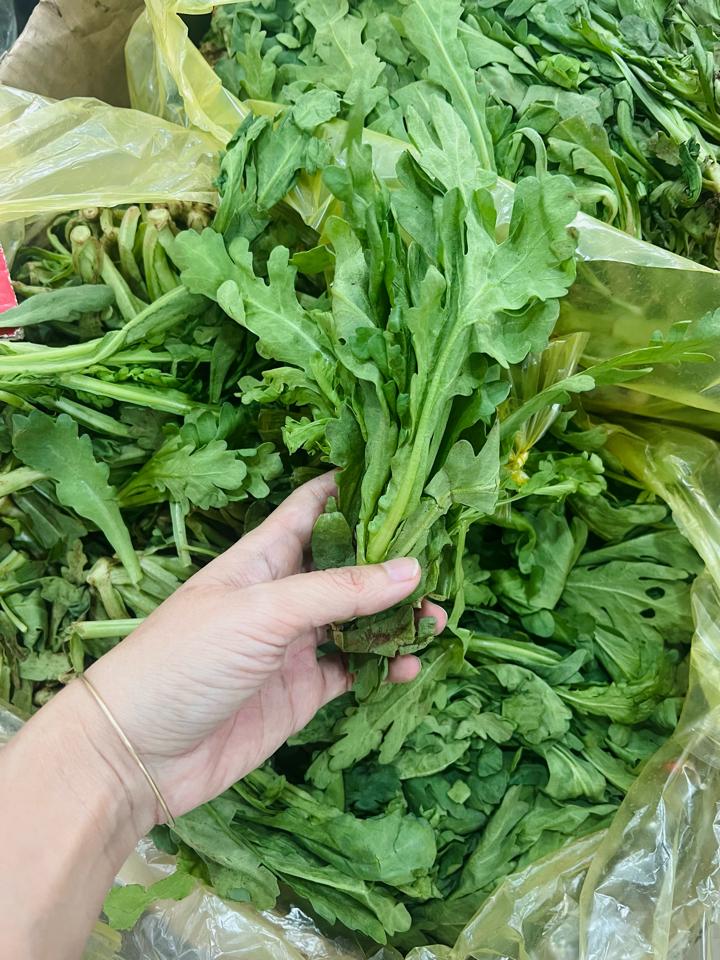 Cải cúc-duoc-ban-tai-Tường Khôi