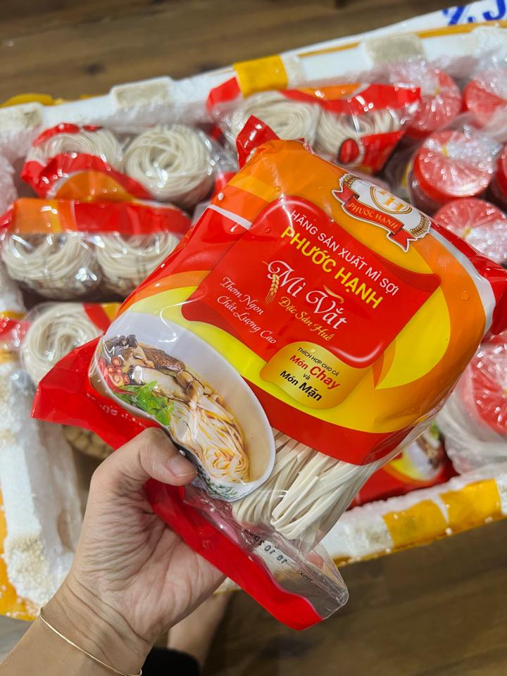 Mì khô-duoc-ban-tai-Tường Khôi