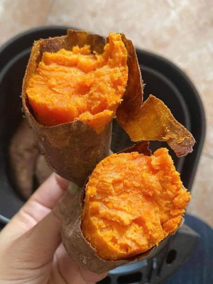 Khoai mật nướng-duoc-ban-tai-Tường Khôi