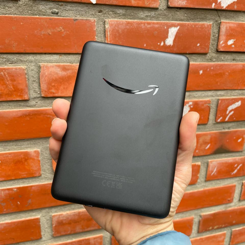 Basic 2024 black no ads -duoc-ban-tai-BKTECH STORE