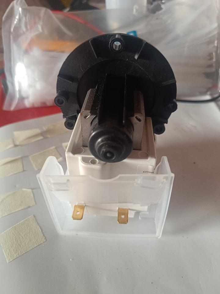 Bơm MG LG hãng cánh trắng-duoc-ban-tai-ỐNG ĐỒNG GIANG SƠN