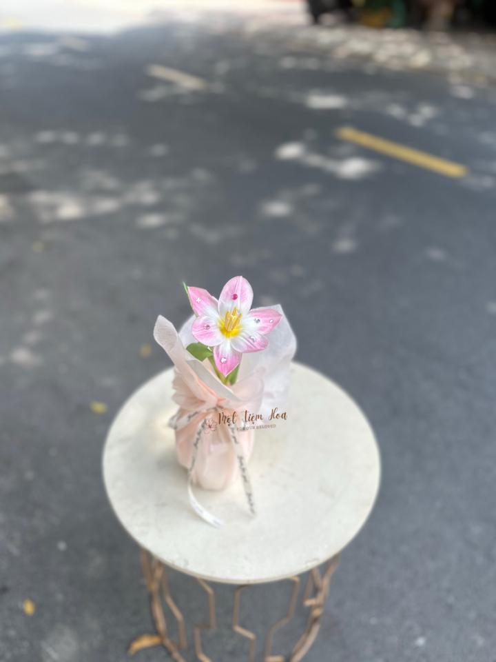 cốc hoa tulip đính đá-duoc-ban-tai-Một Tiệm Hoa
