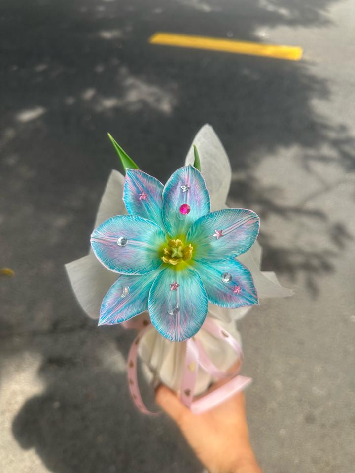 cốc hoa tulip đính đá-duoc-ban-tai-Một Tiệm Hoa