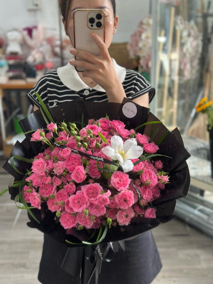 Bó hồng chùm sophia-duoc-ban-tai-Một Tiệm Hoa