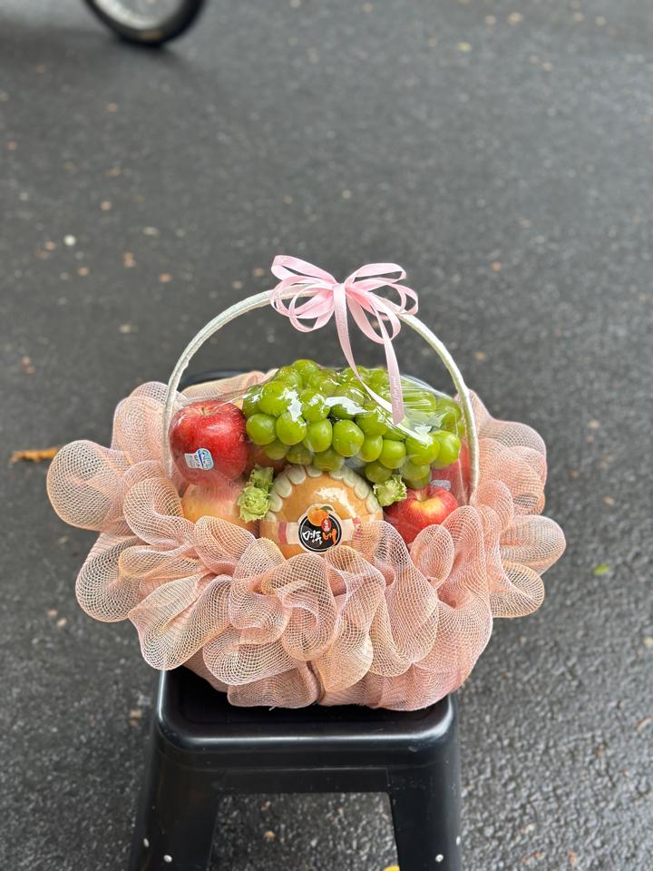 Giỏ trái cây -duoc-ban-tai-Một Tiệm Hoa