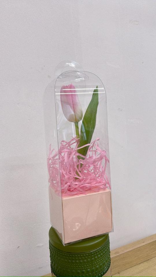 Hộp hoa tulip-duoc-ban-tai-Một Tiệm Hoa