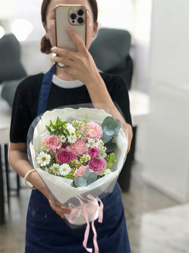 Bó hoa hồng mix-duoc-ban-tai-Một Tiệm Hoa