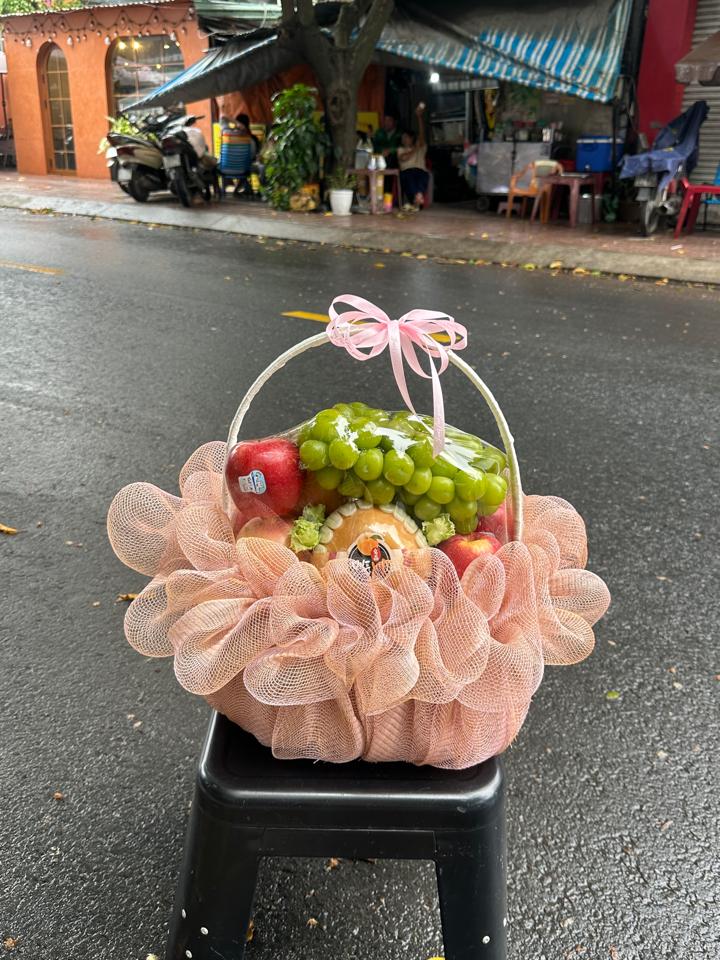Giỏ trái cây -duoc-ban-tai-Một Tiệm Hoa