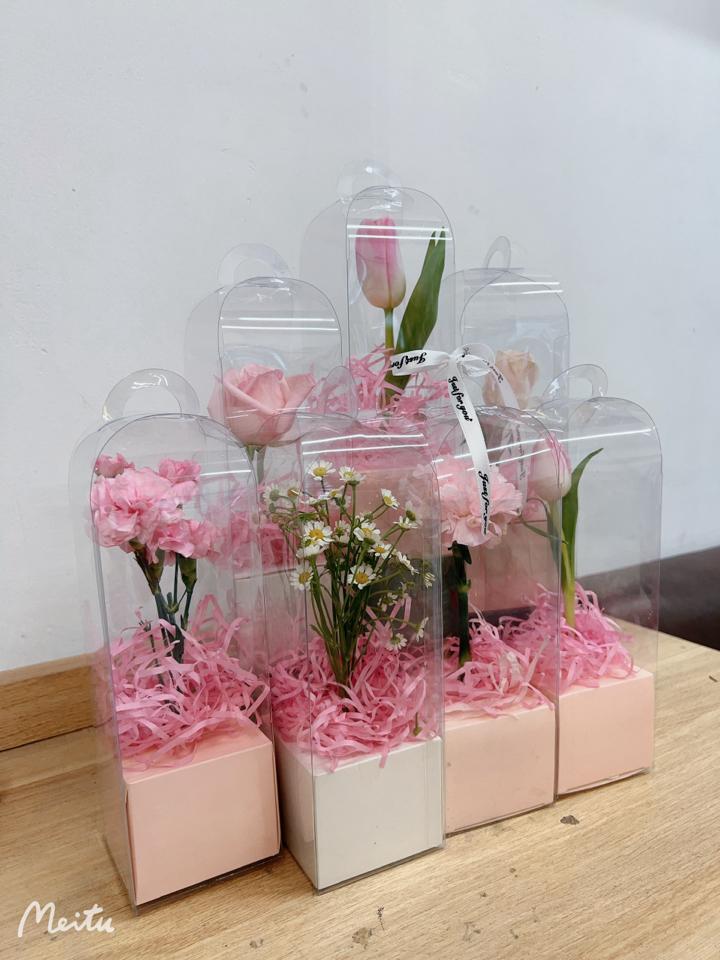 Hộp hoa tulip-duoc-ban-tai-Một Tiệm Hoa