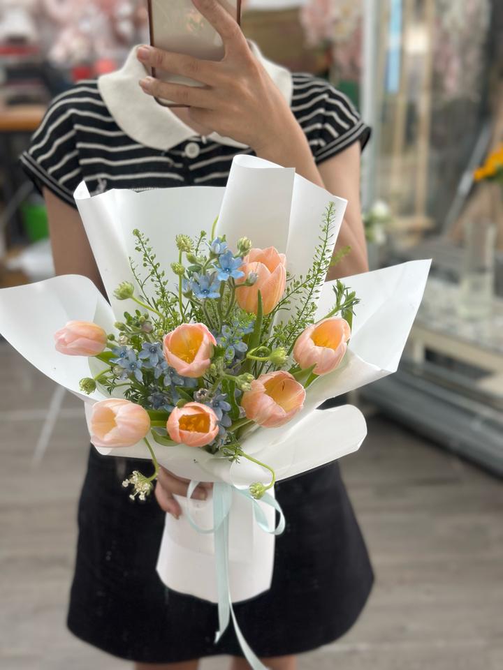 Tulip cam mix hoa lam tinh🥰-duoc-ban-tai-Một Tiệm Hoa