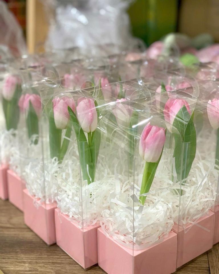 Hộp hoa tulip-duoc-ban-tai-Một Tiệm Hoa