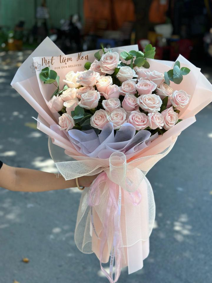 Bó hoa hồng kem dâu-duoc-ban-tai-Một Tiệm Hoa