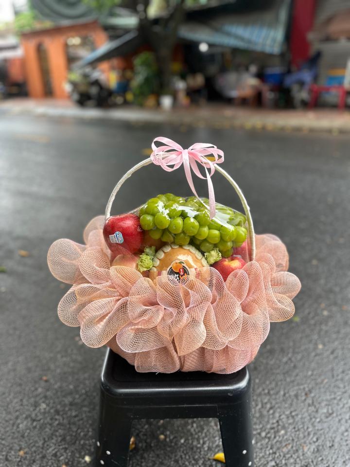 Giỏ trái cây -duoc-ban-tai-Một Tiệm Hoa