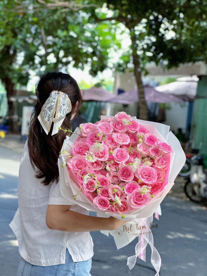 Bó hoa hồng lạc thần mix thuý châu-duoc-ban-tai-Một Tiệm Hoa