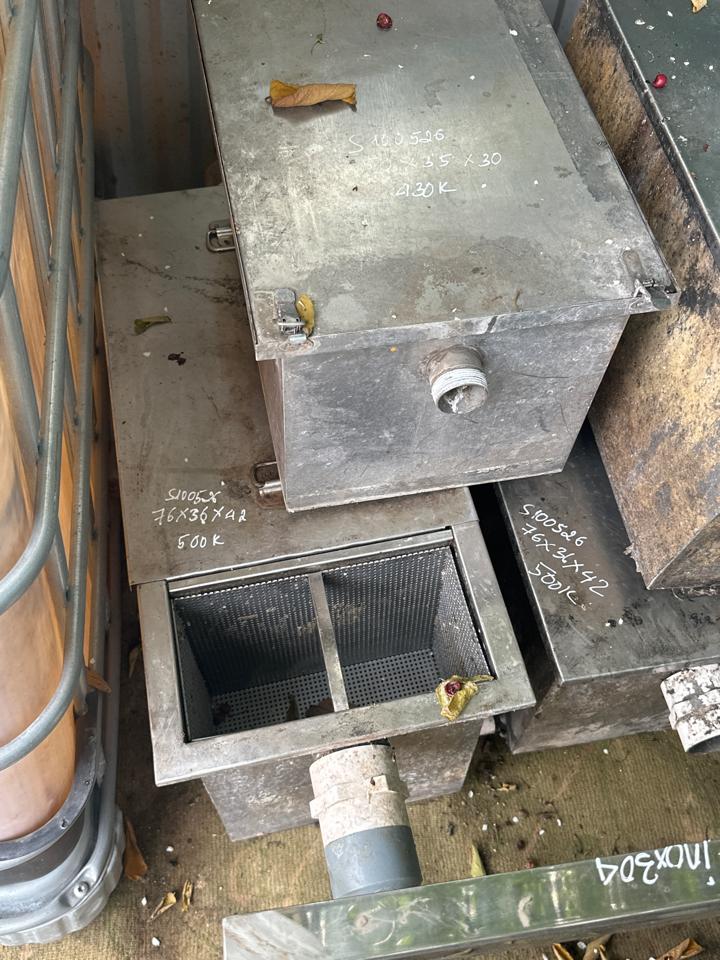S100526 Bẫy mỡ 76x36x42-duoc-ban-tai-Vua Đồ Cũ