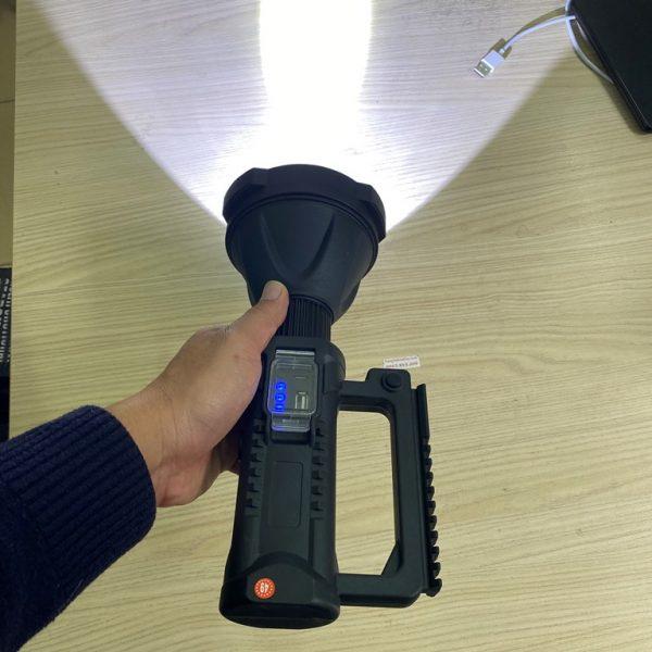 Đèn pin cầm tay siêu sáng 3 chế độ chiếu xa 500m chống thấm nước-duoc-ban-tai-Quỳnh vy
