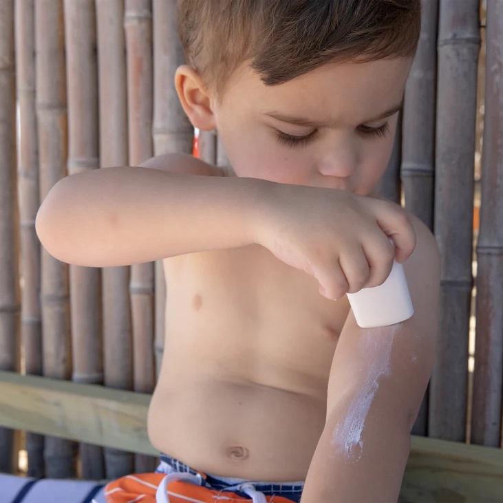 Kem chống nắng dạng sáp an toàn cho bé Bluelizard Baby Mineral Sunscreen SPF50 quang phổ rộng chống nước-duoc-ban-tai-Offload Spa