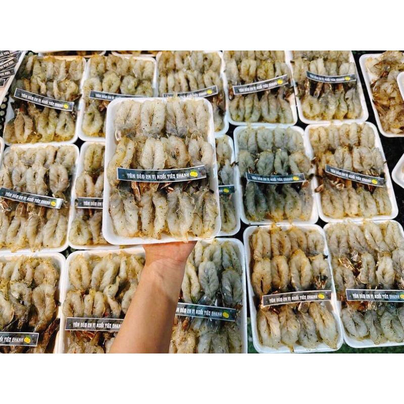 Tôm xẻ dẻo hai nắng vị muối tiêu chanh-duoc-ban-tai-Hải Sản Phương Châu