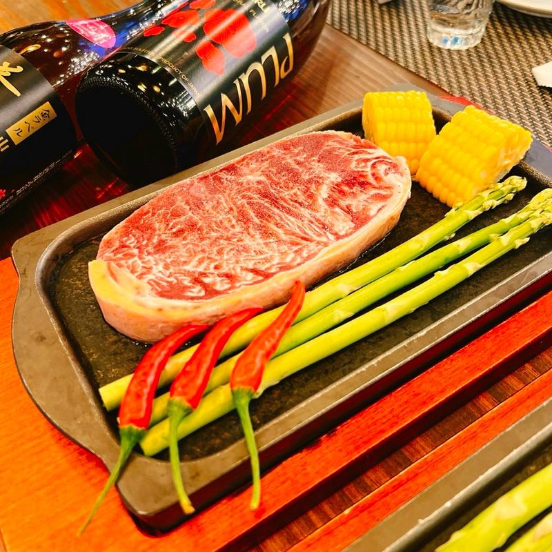 Thăn ngoại bò Omi - Omi Striploin-duoc-ban-tai-Hải Sản Phương Châu