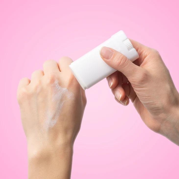 Kem chống nắng dạng sáp an toàn cho bé Bluelizard Baby Mineral Sunscreen SPF50 quang phổ rộng chống nước-duoc-ban-tai-Offload Spa