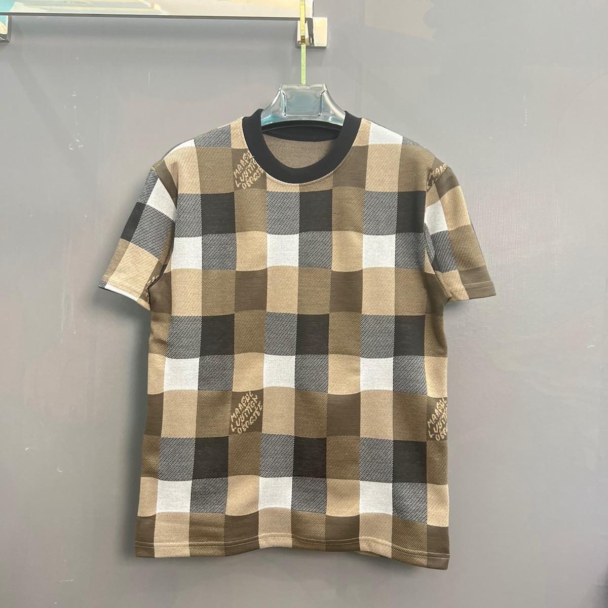 Mã Áo Thun Tròn Nam Nữ Kẻ Ô Vuông Nâu , Chất Vải Umi QC dày dặn. Menswear-duoc-ban-tai-BB-STore 2023