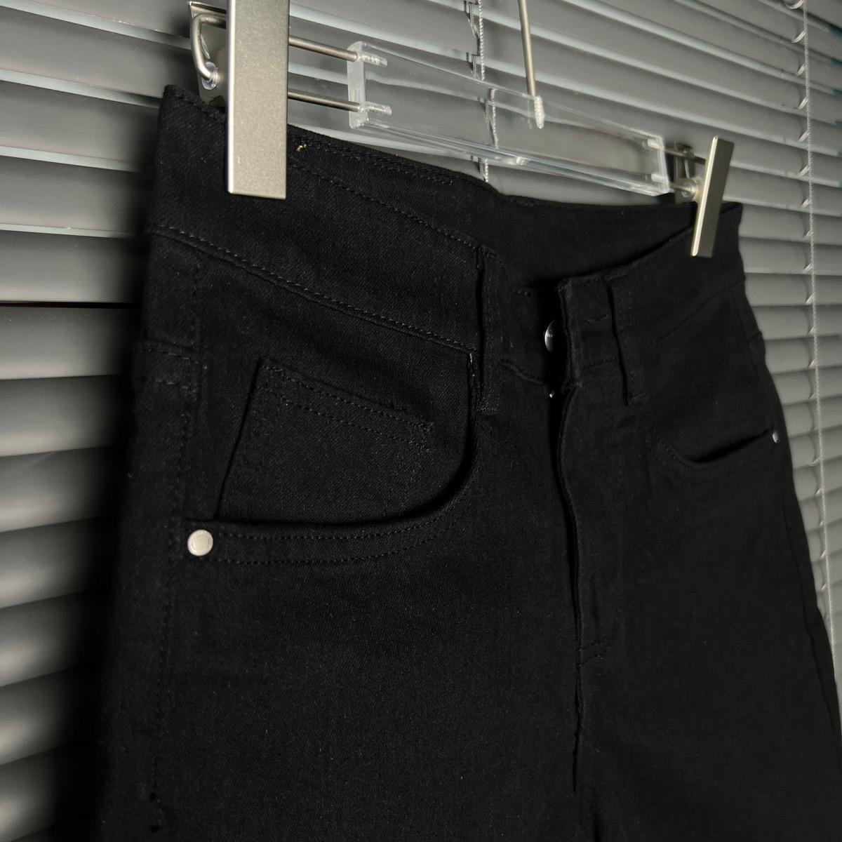 Mã Short Jean Trơn Cao Cấp Trắng- Đen. Menswear Cotton Quần Có Túi  Màu Trắng-duoc-ban-tai-BB-STore 2023