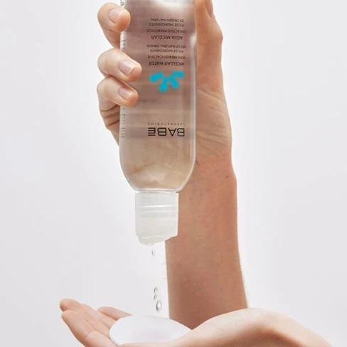 Tẩy trang làm sạch cho da nhạy cảm BABE Essentials Prebiotic Micellar Water 250ml-duoc-ban-tai-Tiệm Nhà Mịn