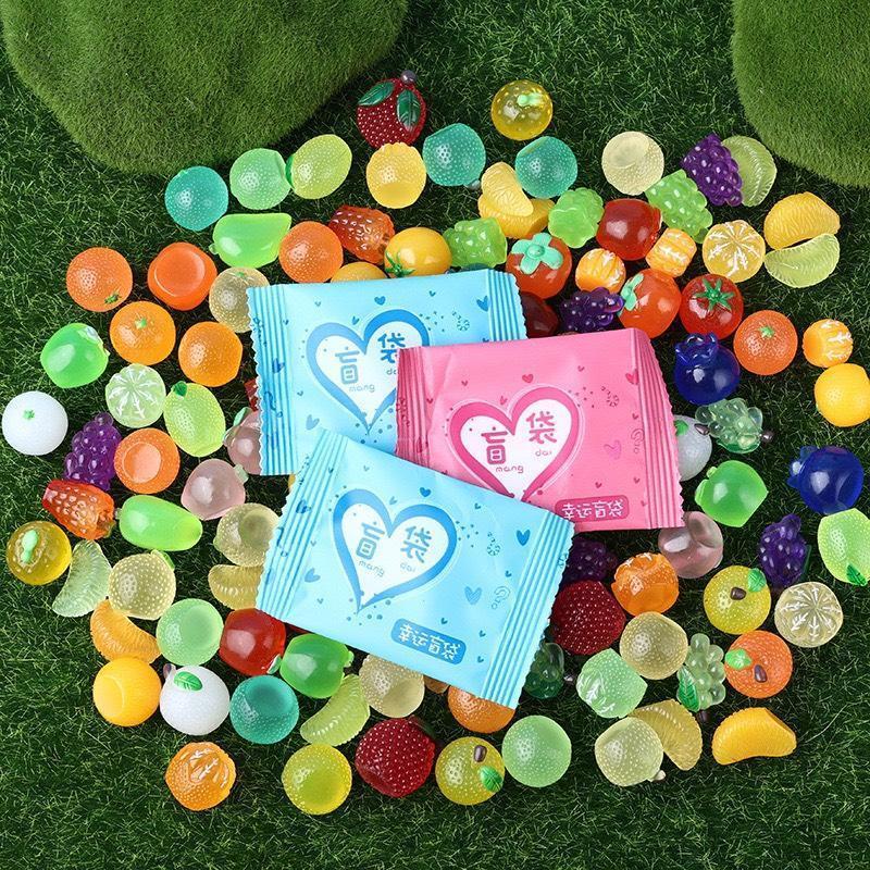 Charm thú ngẫu nhiên blindbox set 10/30/50 gói kẹo gắn vòng tay nơ móng trang trí giá rẻ QC Store-duoc-ban-tai-QC Store