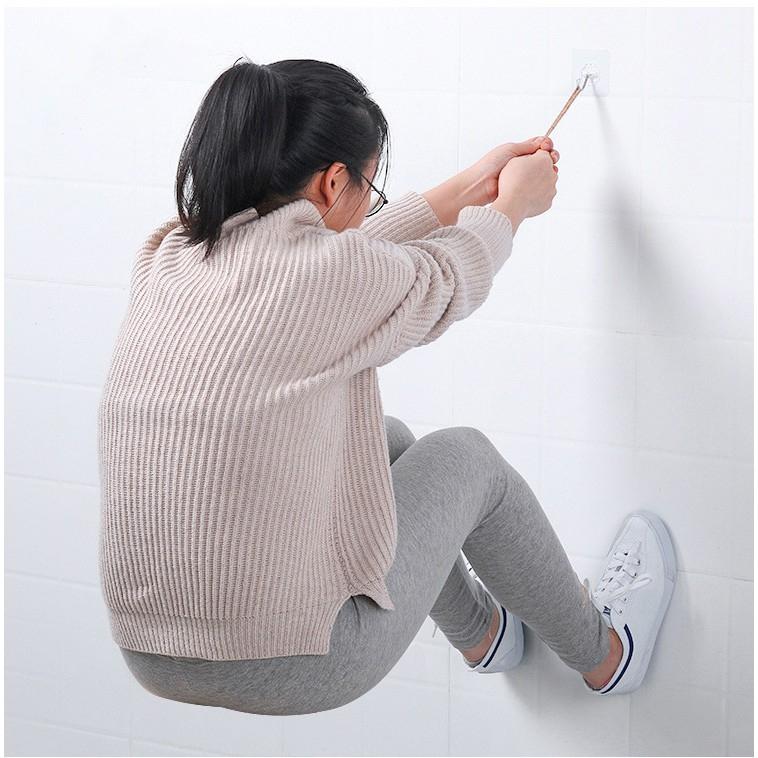 Móc treo đồ dán tường siêu bám dính bền bỉ kiểu dáng trong suốt tiện dụng 6x6cm-duoc-ban-tai-QC Store