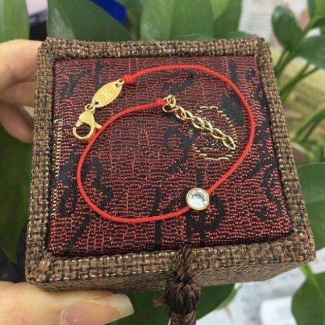 Chỉ đỏ kim vàng đính đá-duoc-ban-tai-Alice Boutique